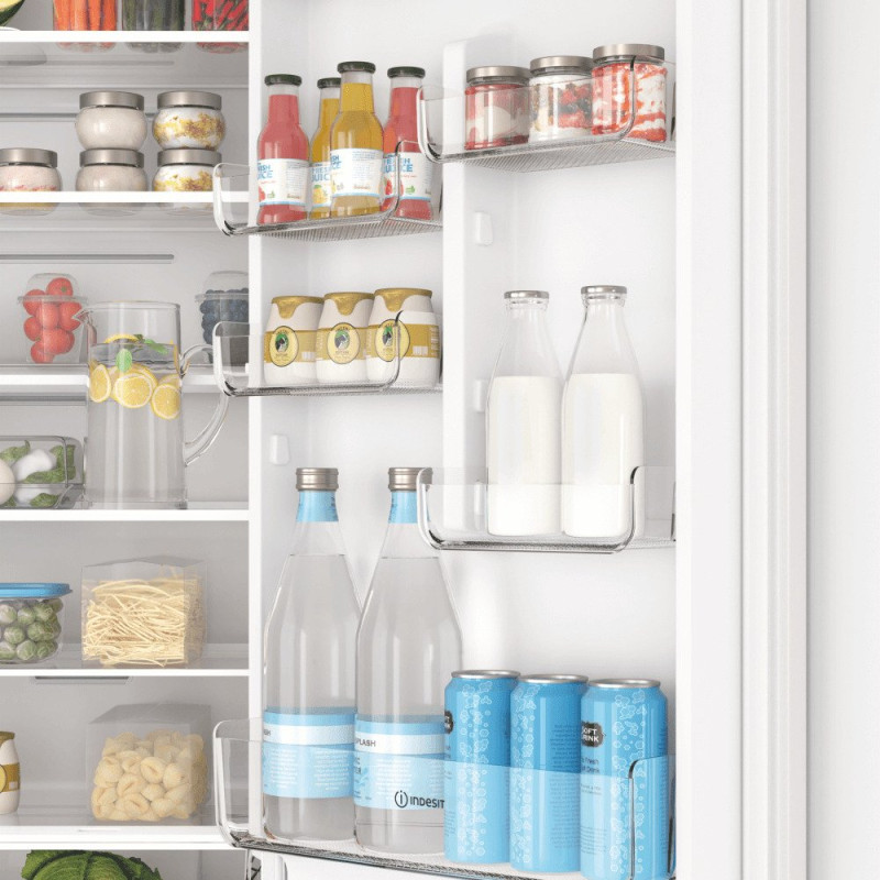 Холодильник Indesit INC20T321EU (вбудований) Холодильник Indesit INC20T321EU (вбудований)