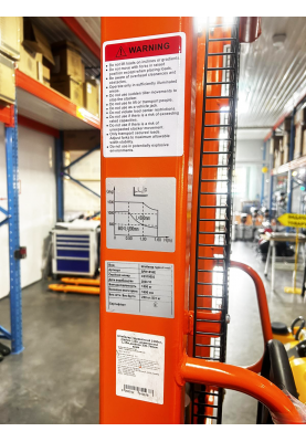 Штабелер гідравлічний 1500кг, підйом-1,6м, довжина вил 1,15м,ширина 330-740мм/палета 1200*1000