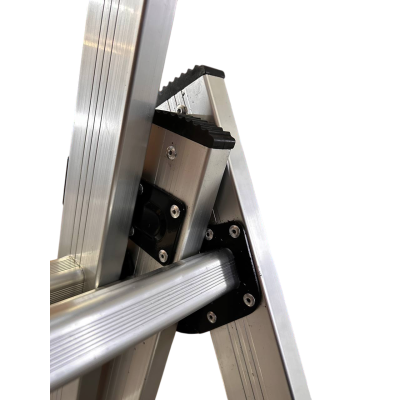 Драбина 3-секц. розкл. 3*12сх. 3,26-8,12м Драбина 3-секц. розкл. 3*12сх. 3,26-8,12м