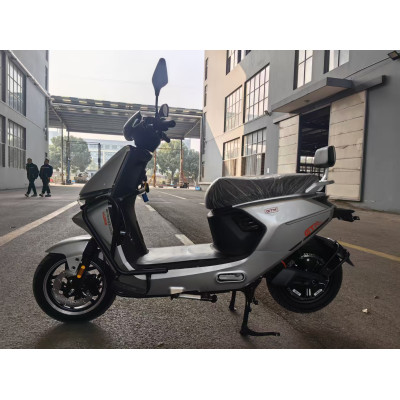 Скутер акумуляторний N-MAX 2500, 72В, 2500Вт, Швидкість - 60км/год Скутер акумуляторний N-MAX 2500, 72В, 2500Вт, Швидкість - 60км/год