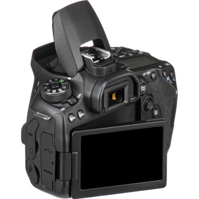 Цифрова дзеркальна фотокамера Canon EOS 90D 18-135 IS nano USM KIT (6517347)