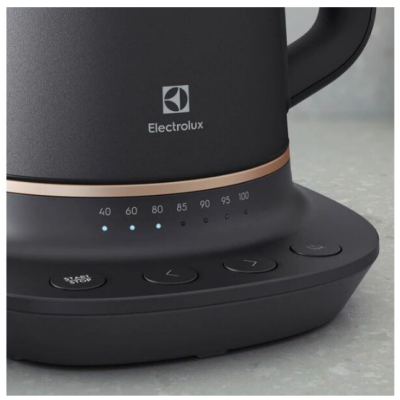 Елекрочайник Electrolux E7K1-6BP (6624028)