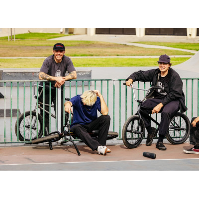 Портативна акустика JBL Flip 7 Squad (JBLFLIP7SQUAD) (7106543) Портативна акустика JBL Flip 7 Squad (JBLFLIP7SQUAD) (7106543)