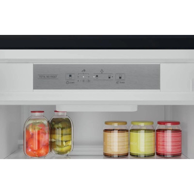 Холодильник Hotpoint Ariston HAC20T321 (6812125) Холодильник Hotpoint Ariston HAC20T321 (6812125)