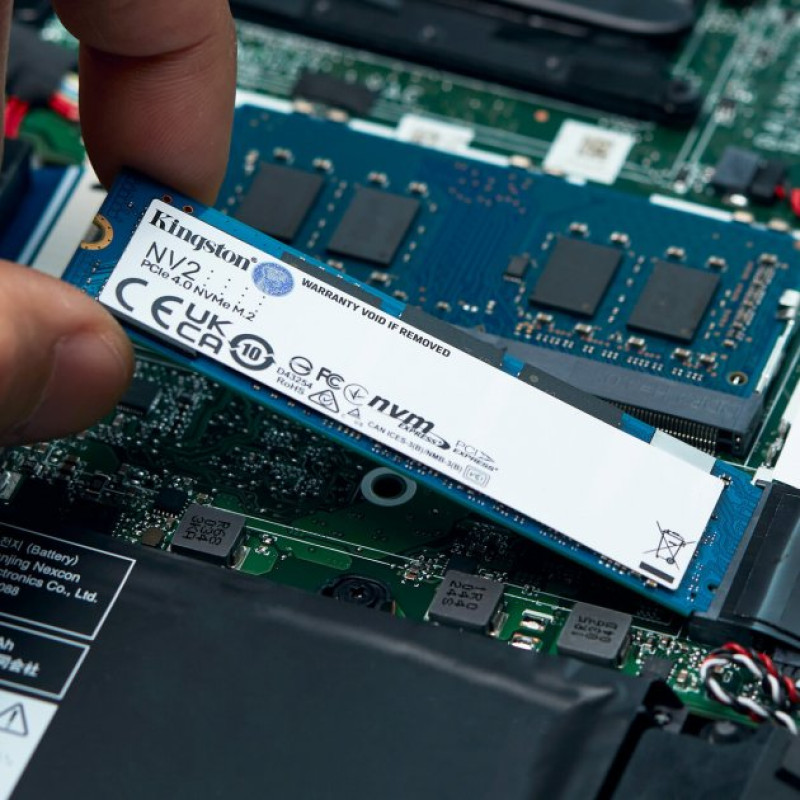 SSD накочувач Kingston M.2 250GB NV2 2280 PCIe 4.0 NVMe SSD (SNV2S/250G) (6822683)