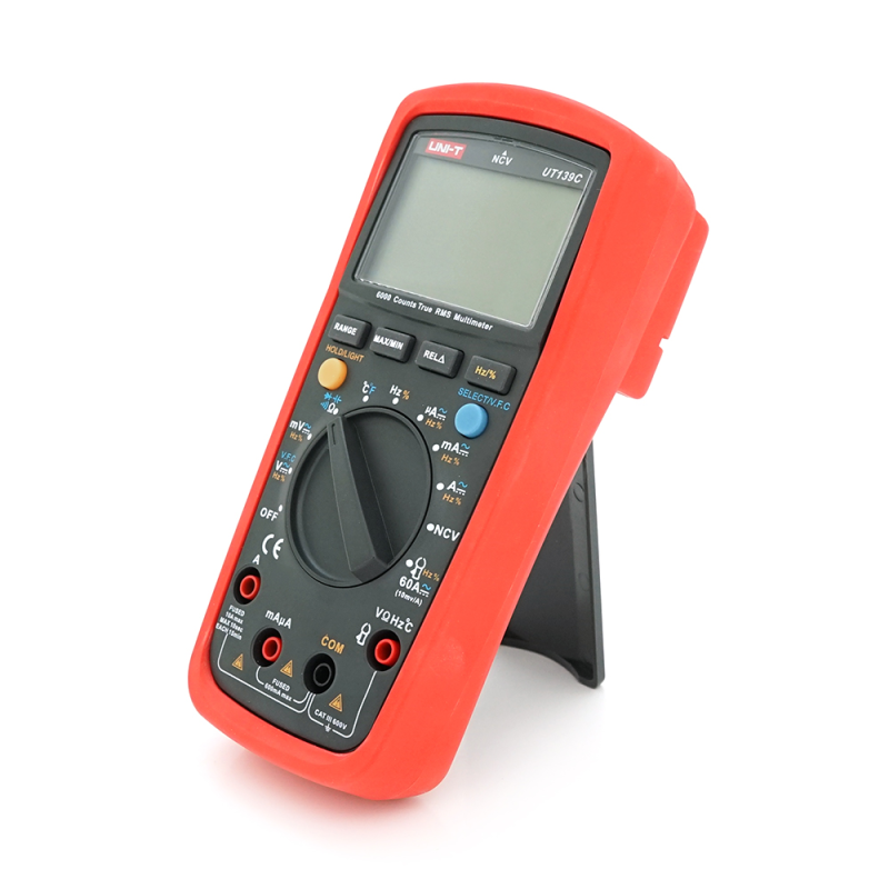 Мультиметр UNI-T UT139C Вимірювання: V (AC/DC), A (AC/DC), Ω, C, Hz, °C/°F. Функції: Data Hold, Auto Range, продзвонювання, тест діодів.