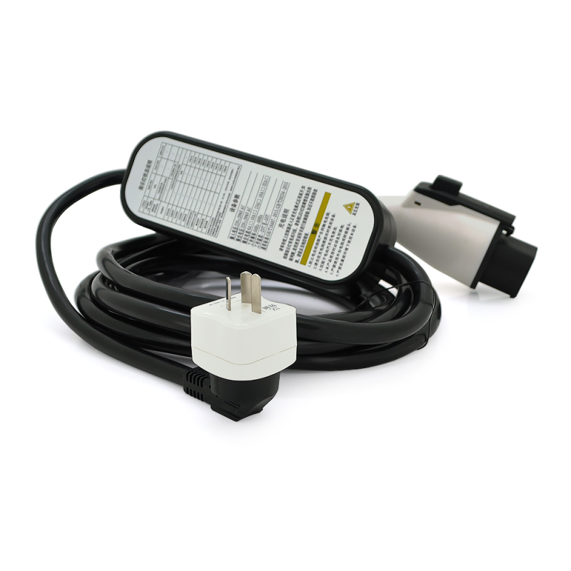Зарядний пристрій для електромобіля DC: 220V/16A, довжина кабелю 5m, IP67, роз'єм GB/T, LED-індикація