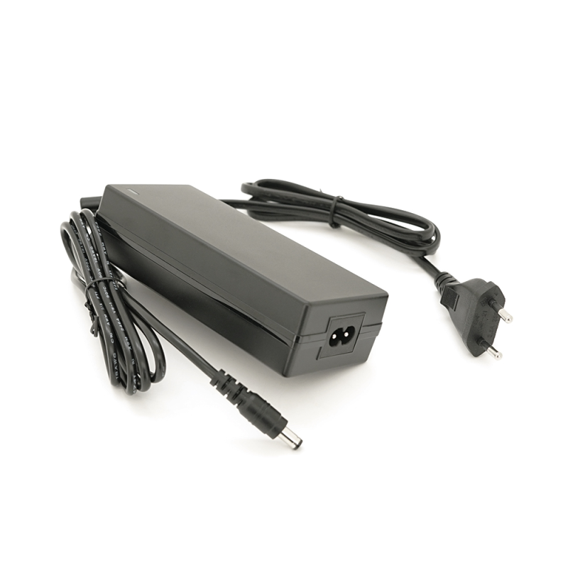 Зарядна станція Optonica B400-A1. Ємність 320Wt/h, Потужність 400Вт. Out:2xAC230, 2хDC13.3V/10A, USB-3x5V/2.4A, Type-C 60W(PD), 237х195х190мм. 5.9кг