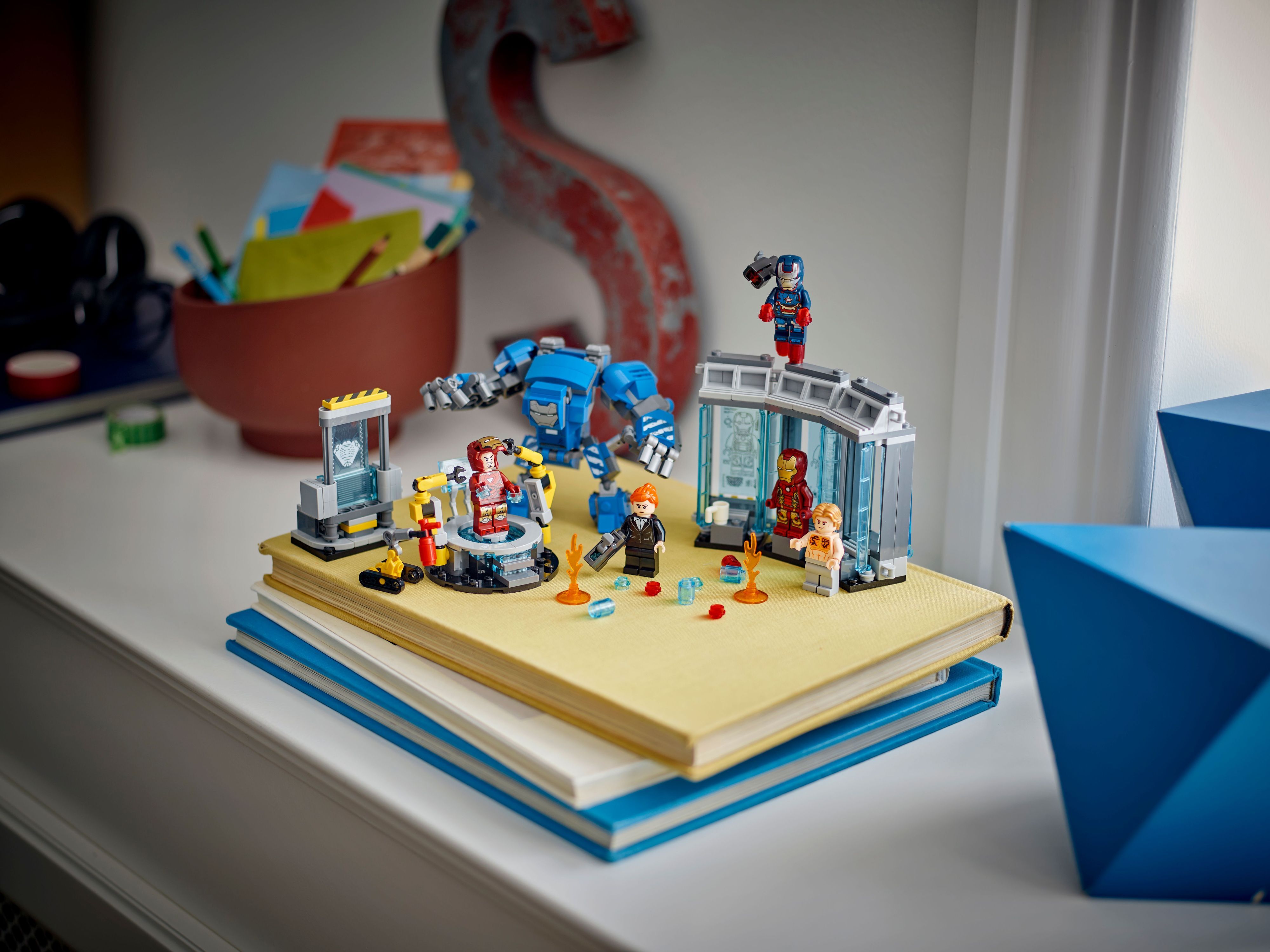 LEGO Конструктор Super Heroes Лабораторія Залізної Людини: зал обладунків