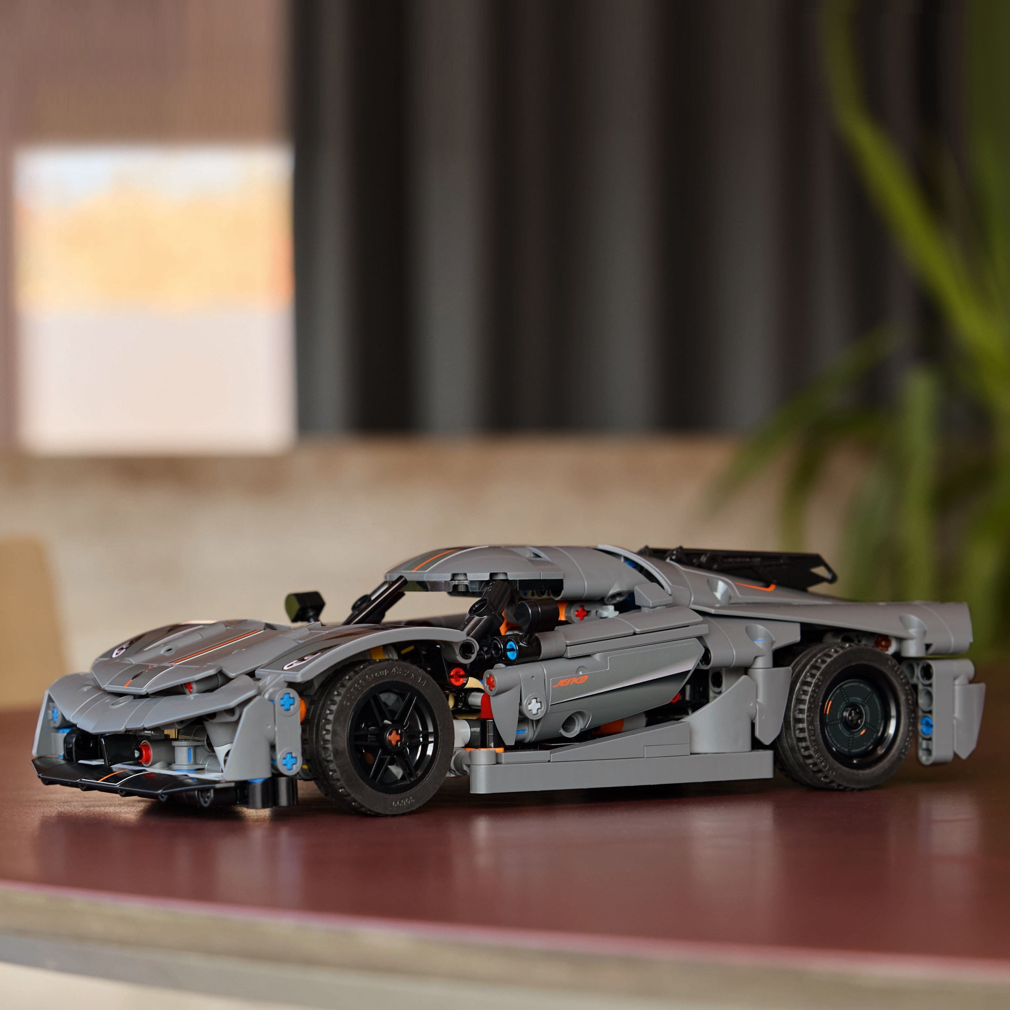 LEGO Конструктор Technic Koenigsegg Jesko Absolut - сірий гіперкар LEGO Конструктор Technic Koenigsegg Jesko Absolut - сірий гіперкар