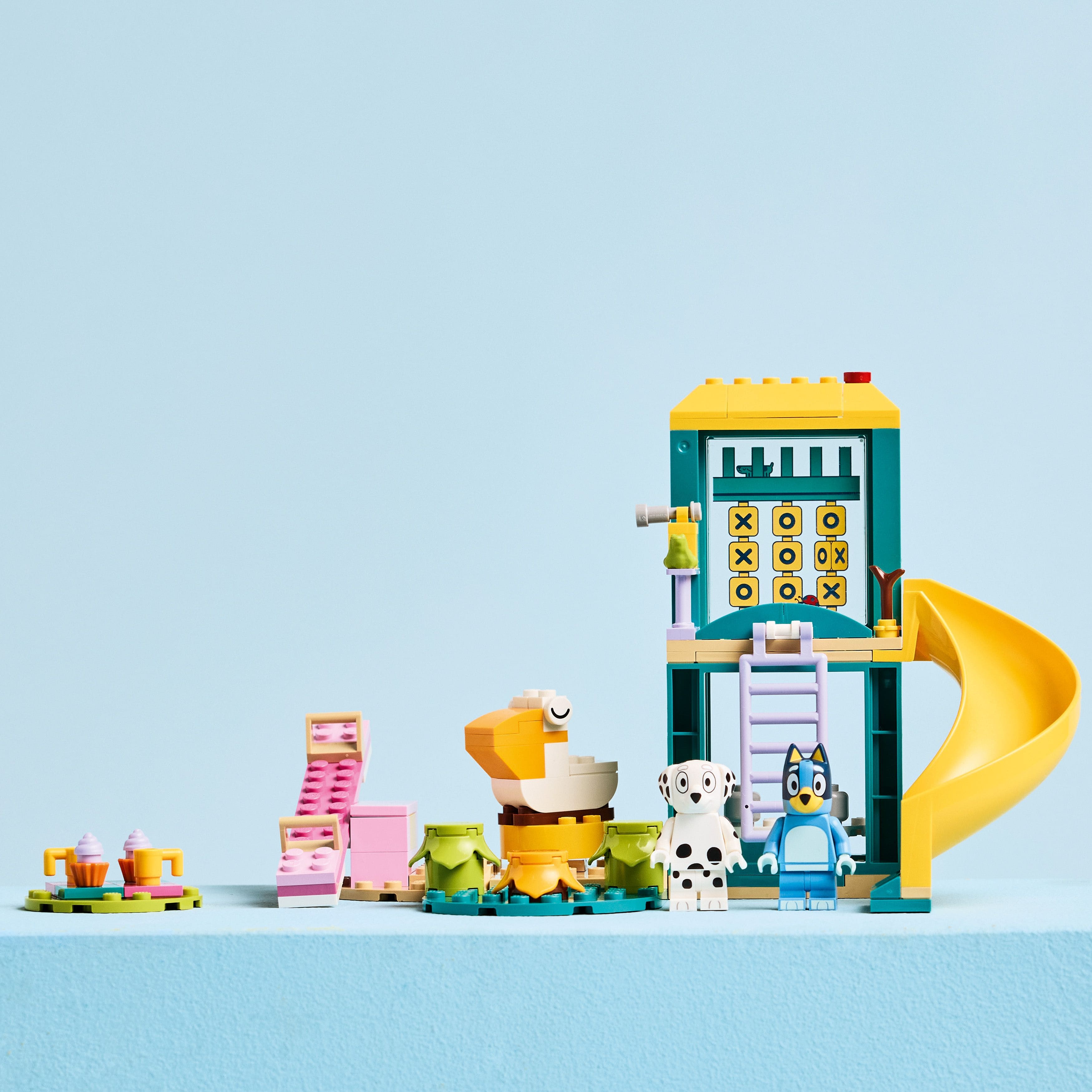 LEGO Конструктор LEGO Bluey Веселощі з Блуї та Хлоєю на ігровому майданчику LEGO Конструктор LEGO Bluey Веселощі з Блуї та Хлоєю на ігровому майданчику