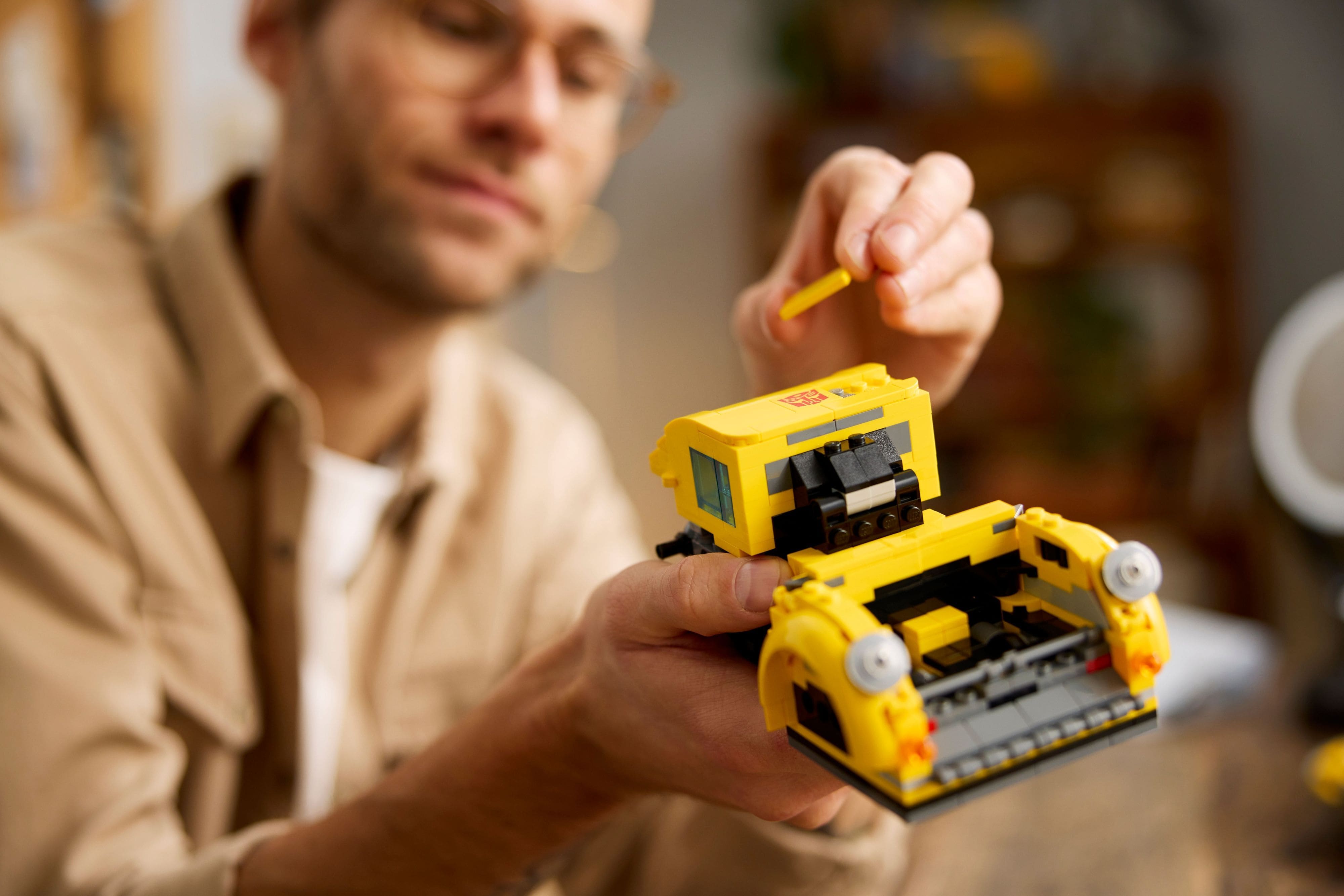 LEGO Конструктор Icons Трансформери. Бамблбі LEGO Конструктор Icons Трансформери. Бамблбі