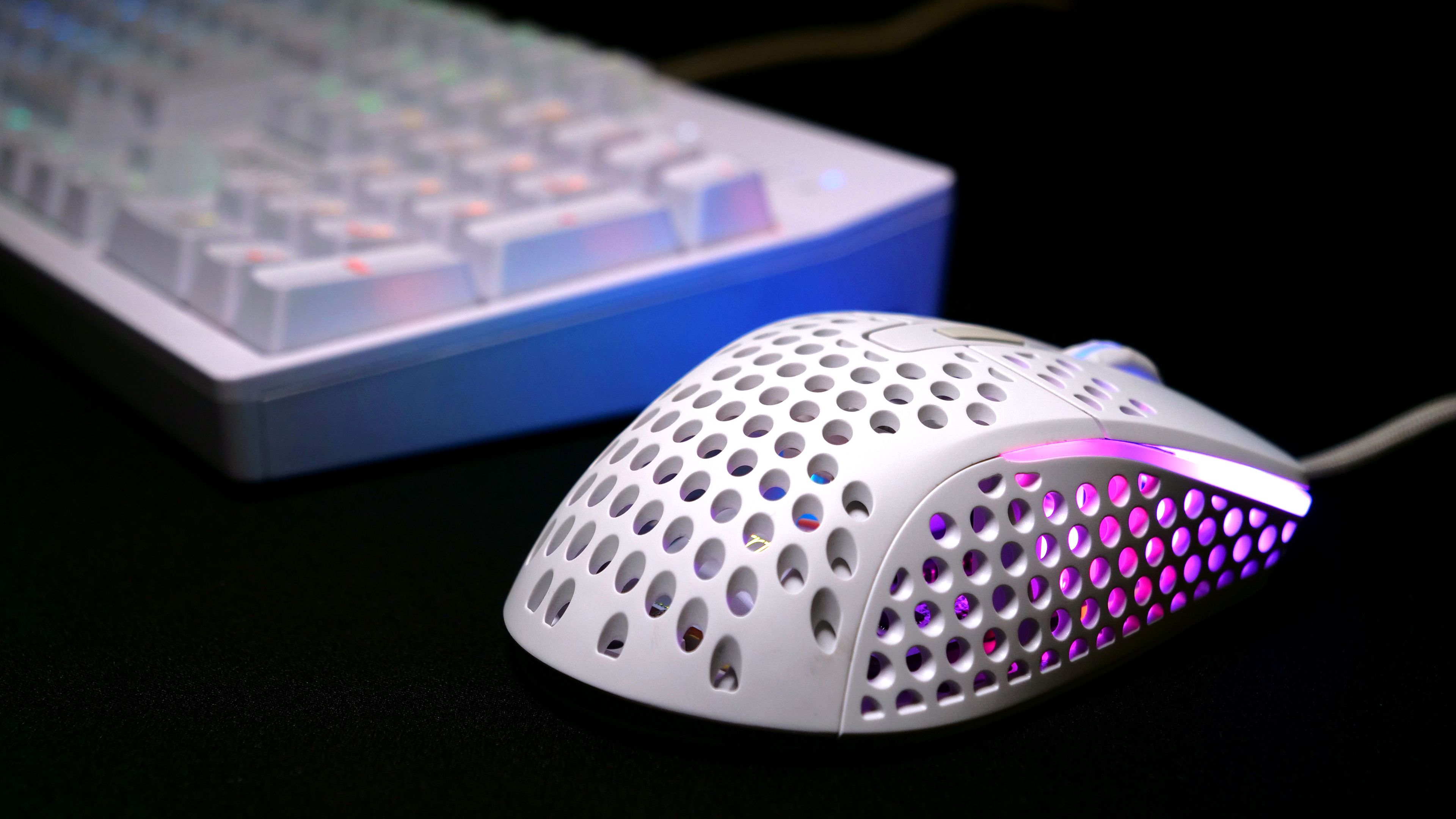 Cherry Xtrfy Миша ігрова M4 RGB USB White
