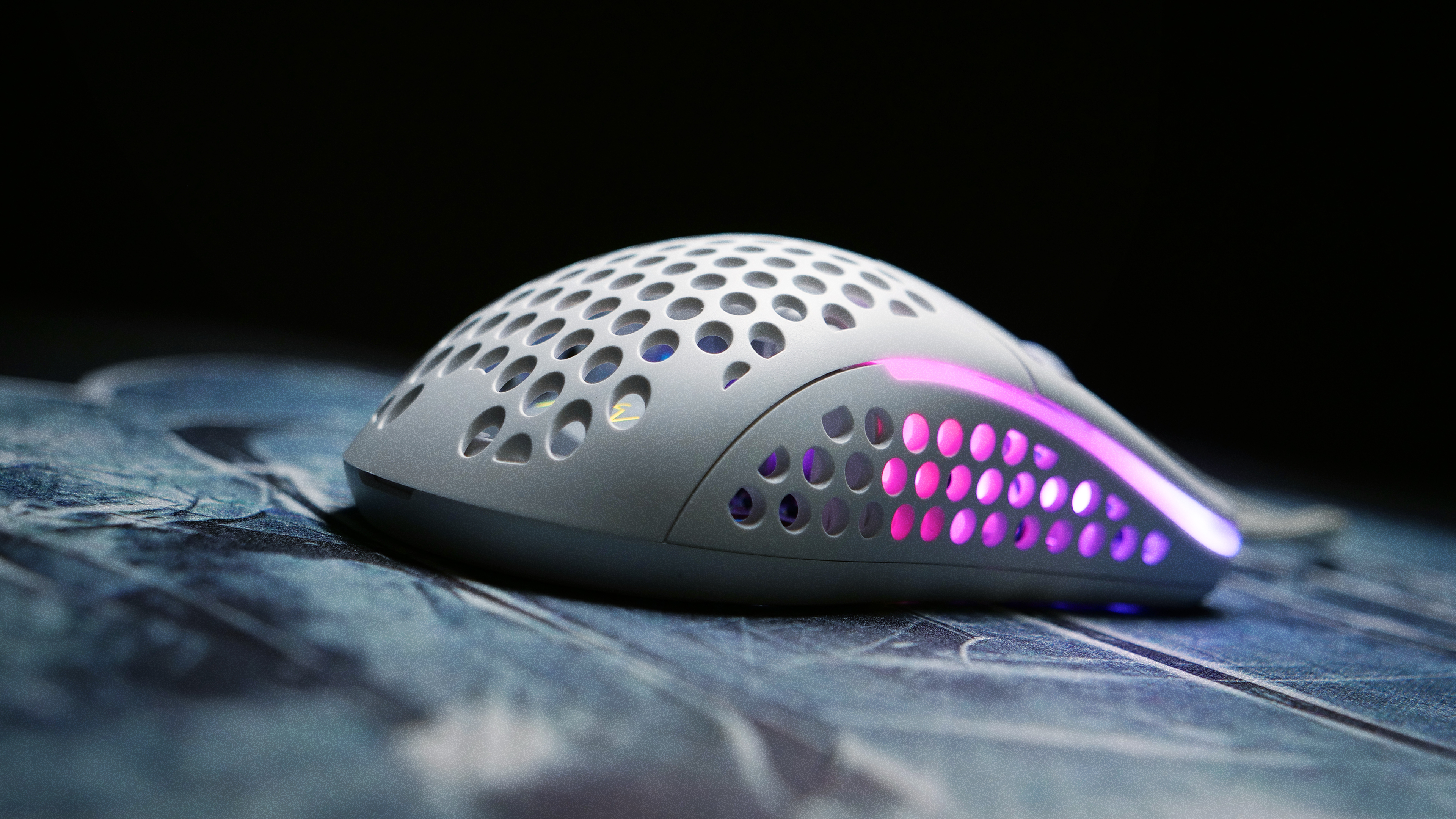 Cherry Xtrfy Ігрова миша M42 RGB USB White