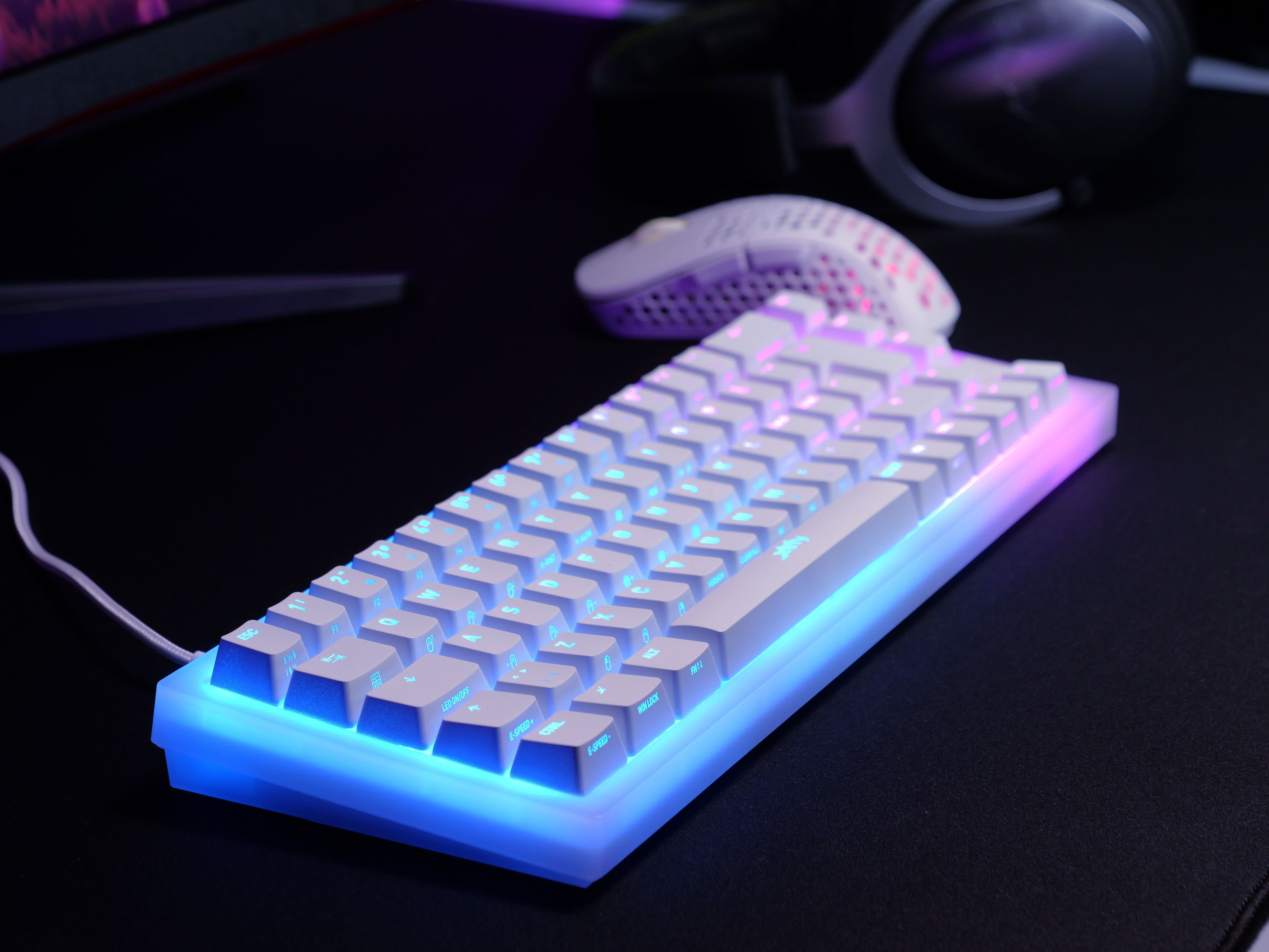 Cherry Xtrfy Клавіатура K5 Barabone RGB Black