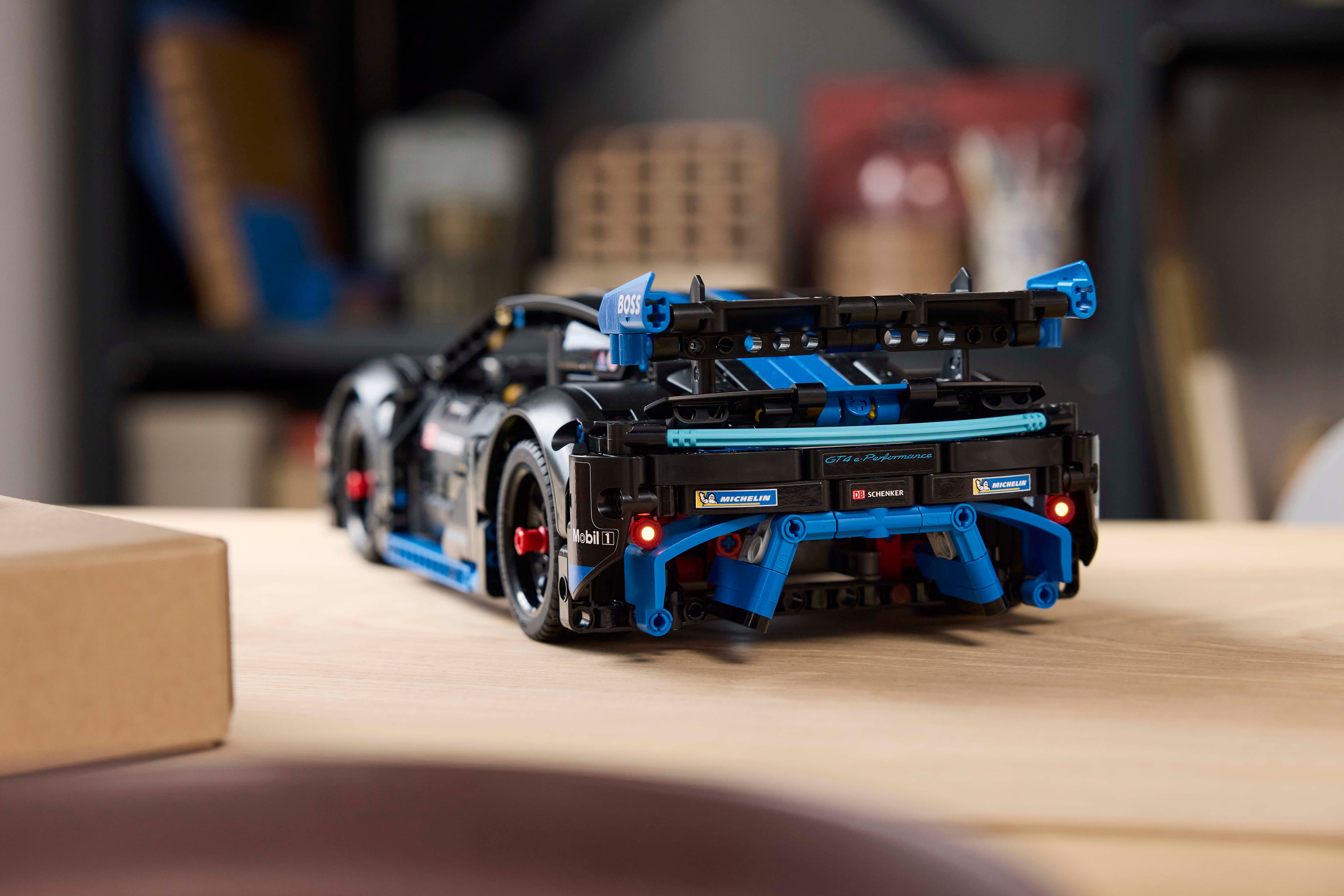 LEGO Конструктор Technic Автомобіль для перегонів Porsche GT4 e-Performance