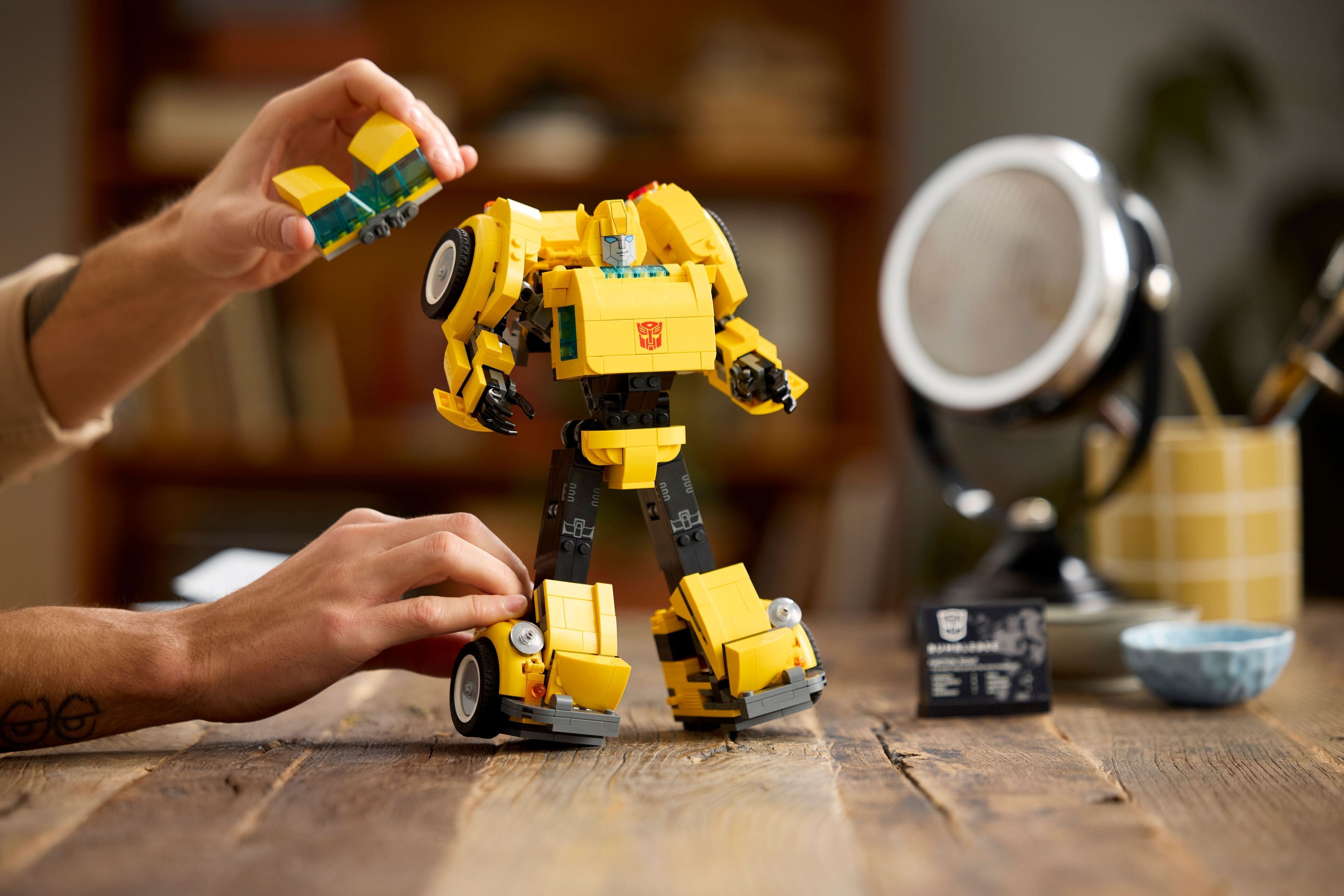 LEGO Конструктор Icons Трансформери. Бамблбі LEGO Конструктор Icons Трансформери. Бамблбі