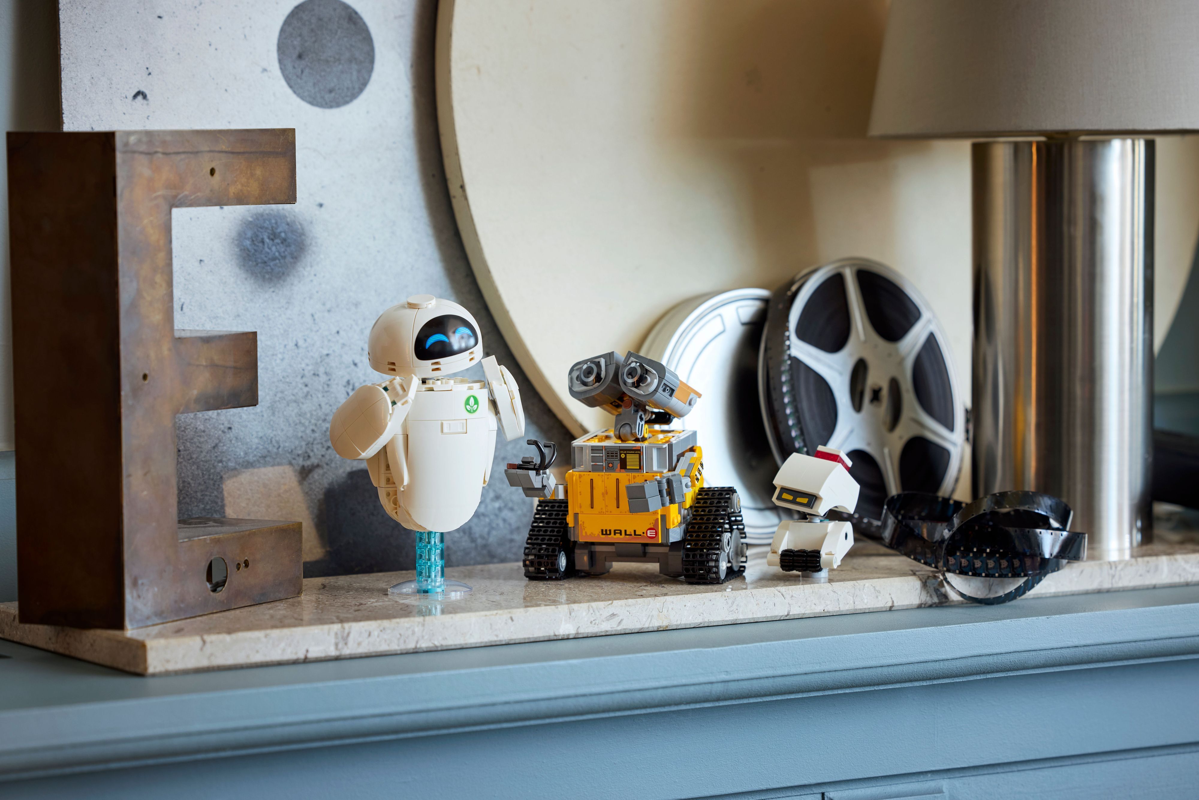 LEGO Конструктор LEGO Disney Pixar ВОЛЛ·І та Єва LEGO Конструктор LEGO Disney Pixar ВОЛЛ·І та Єва