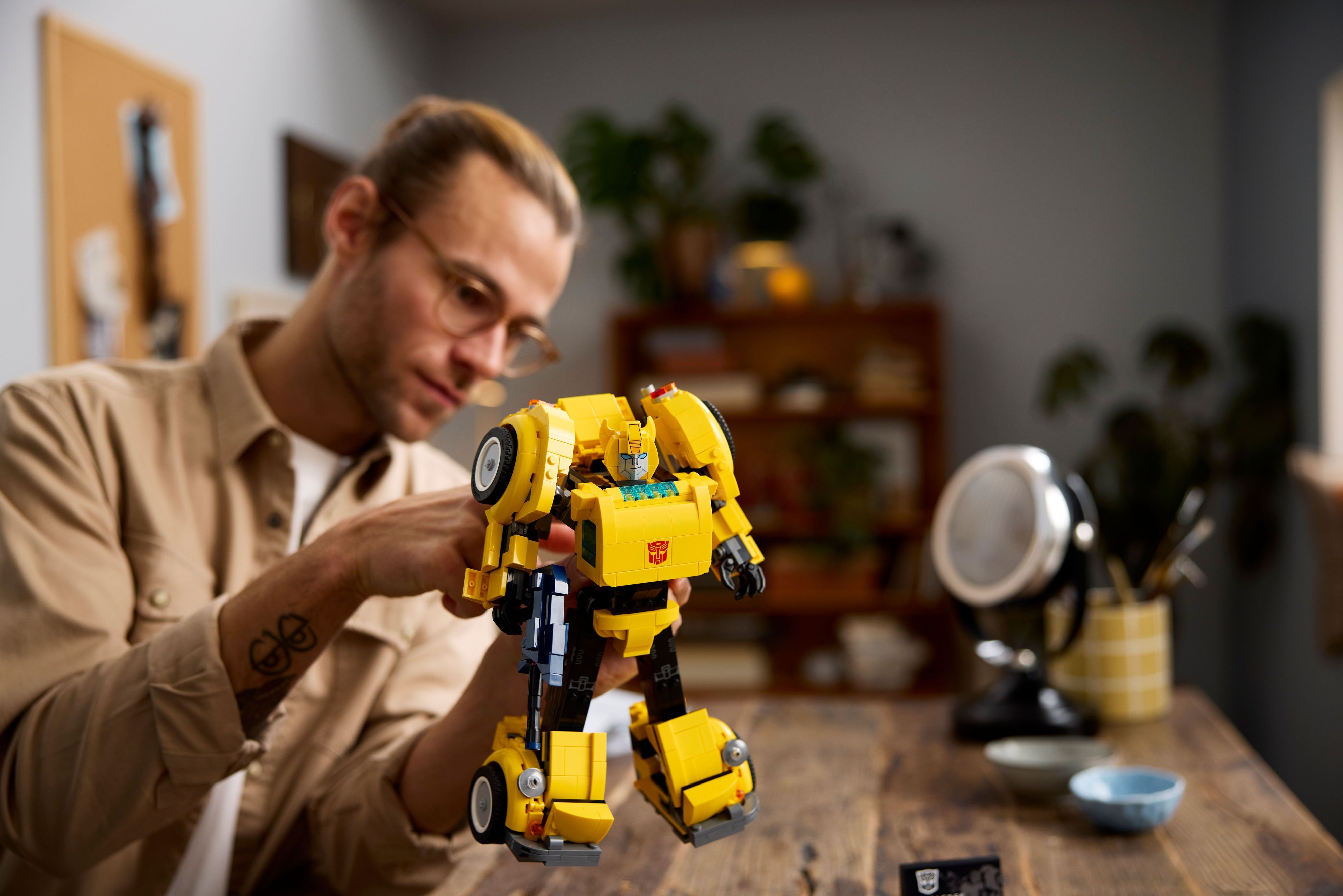 LEGO Конструктор Icons Трансформери. Бамблбі