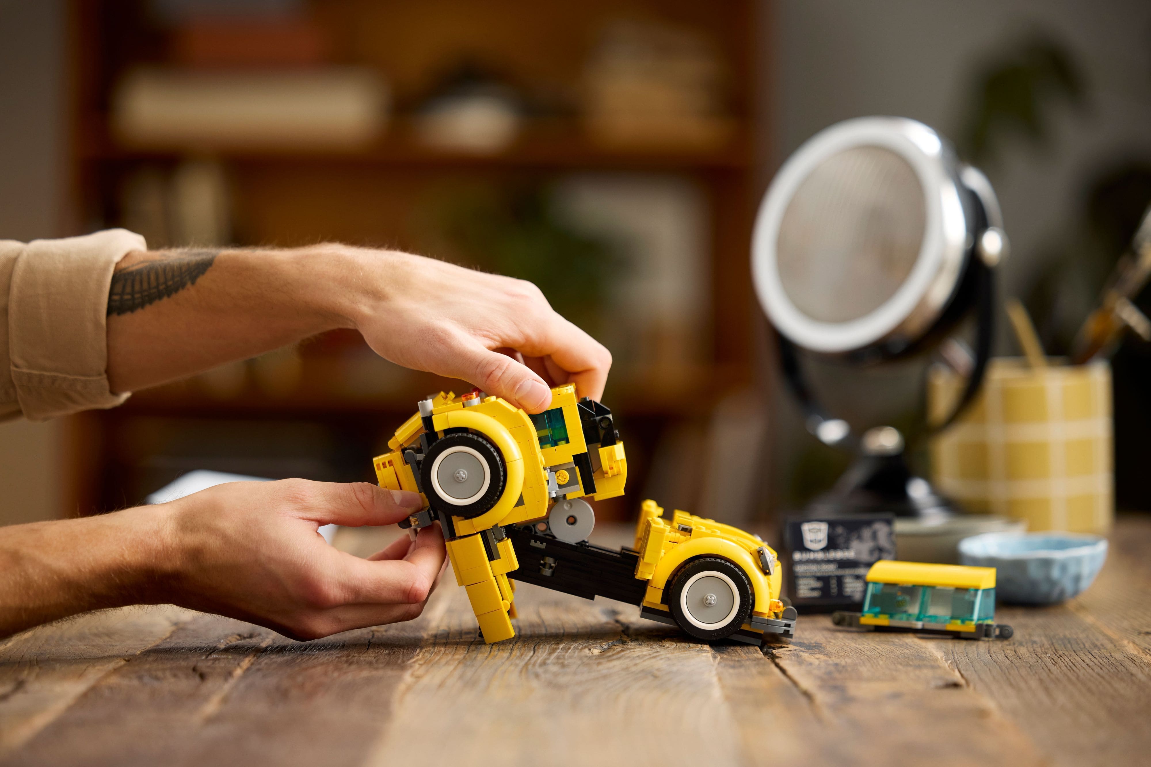 LEGO Конструктор Icons Трансформери. Бамблбі LEGO Конструктор Icons Трансформери. Бамблбі