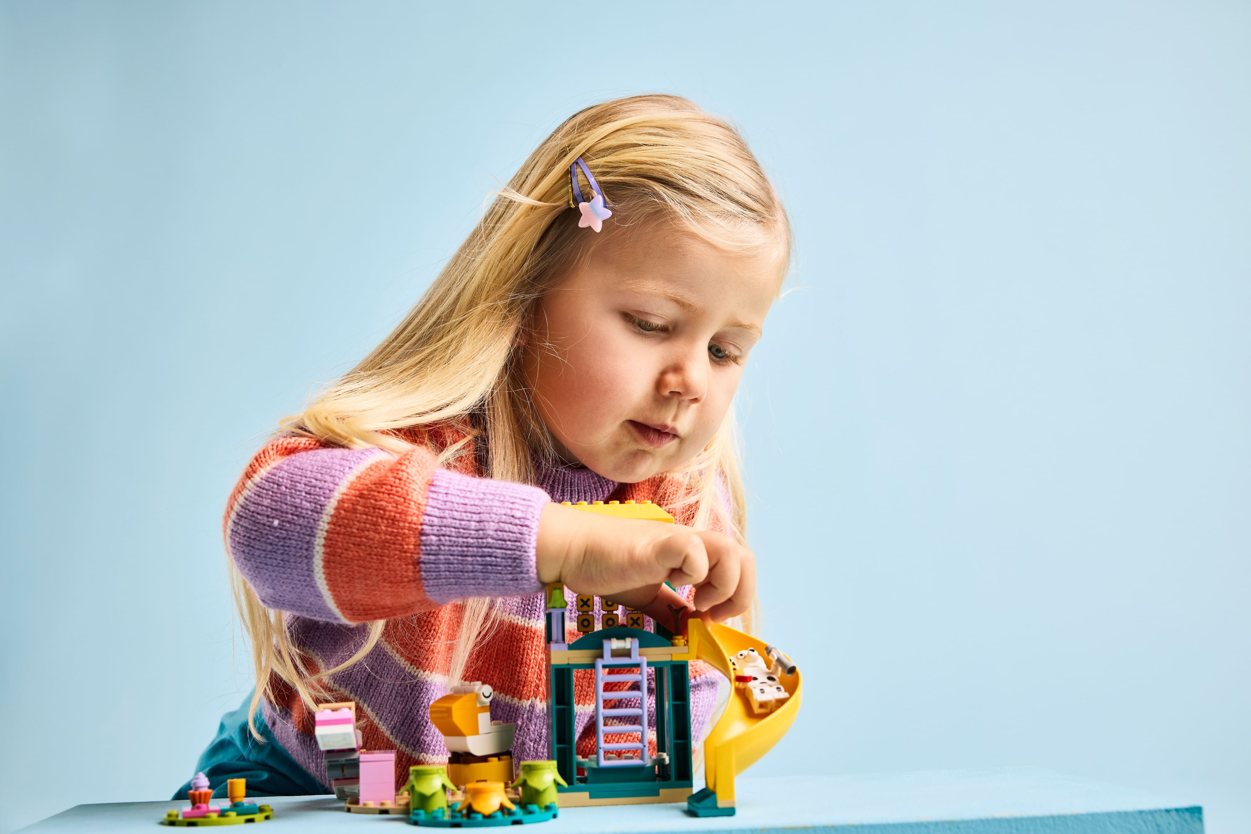 LEGO Конструктор LEGO Bluey Веселощі з Блуї та Хлоєю на ігровому майданчику LEGO Конструктор LEGO Bluey Веселощі з Блуї та Хлоєю на ігровому майданчику