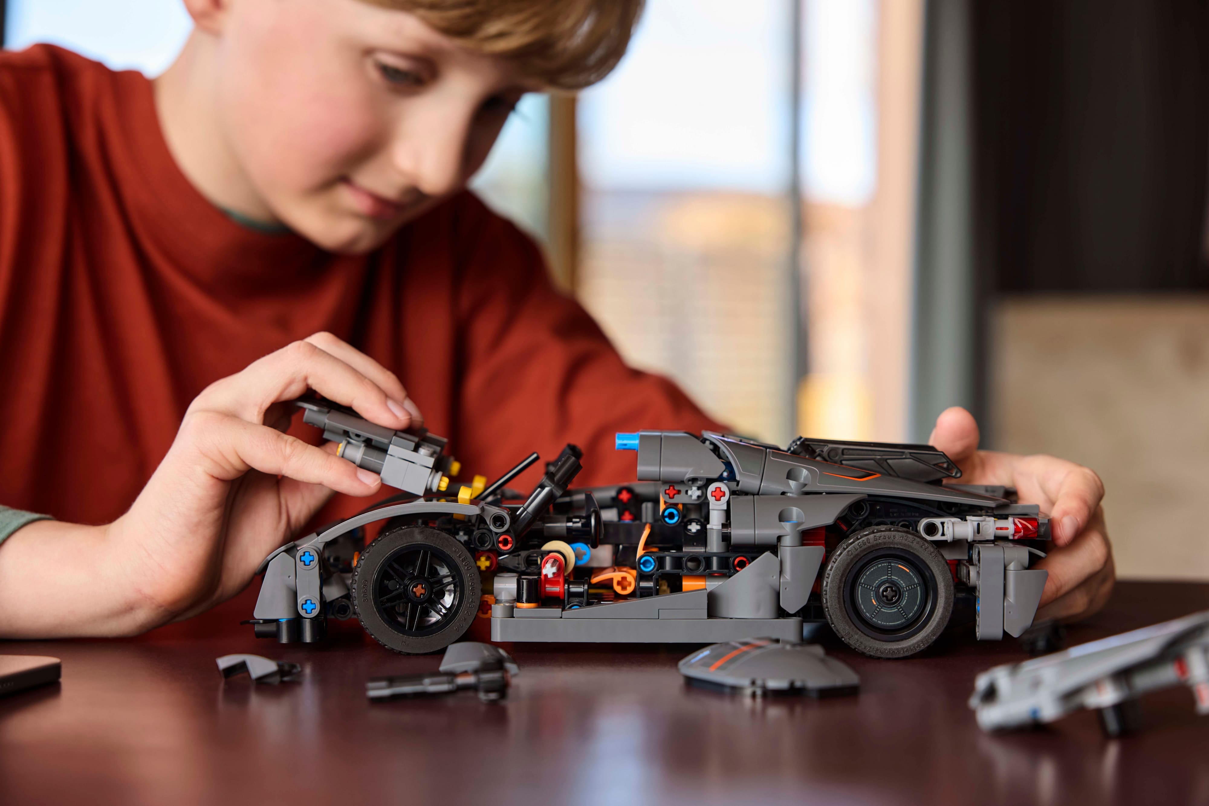 LEGO Конструктор Technic Koenigsegg Jesko Absolut - сірий гіперкар LEGO Конструктор Technic Koenigsegg Jesko Absolut - сірий гіперкар