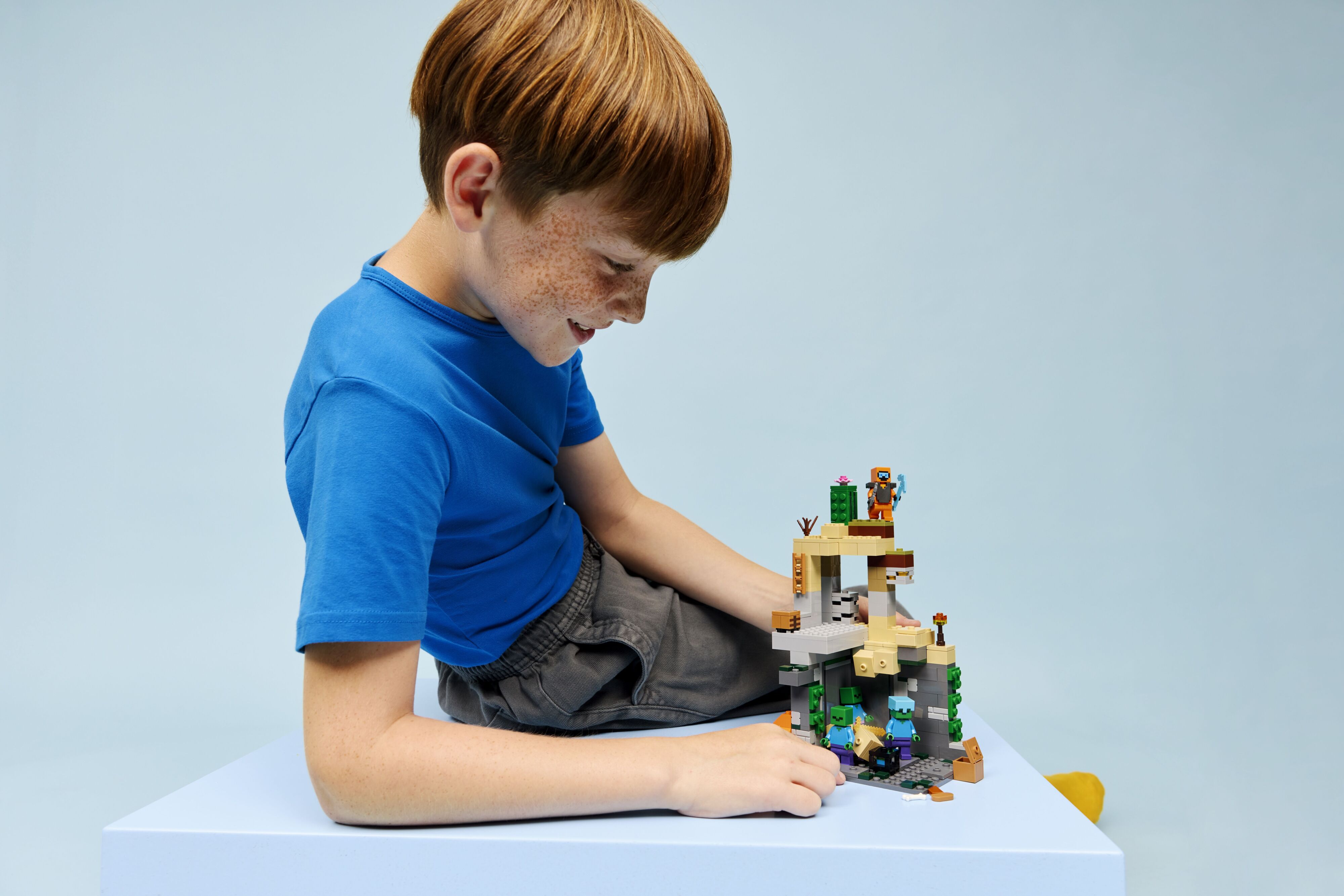 LEGO Конструктор LEGO Minecraft Підземелля зомби LEGO Конструктор LEGO Minecraft Підземелля зомби