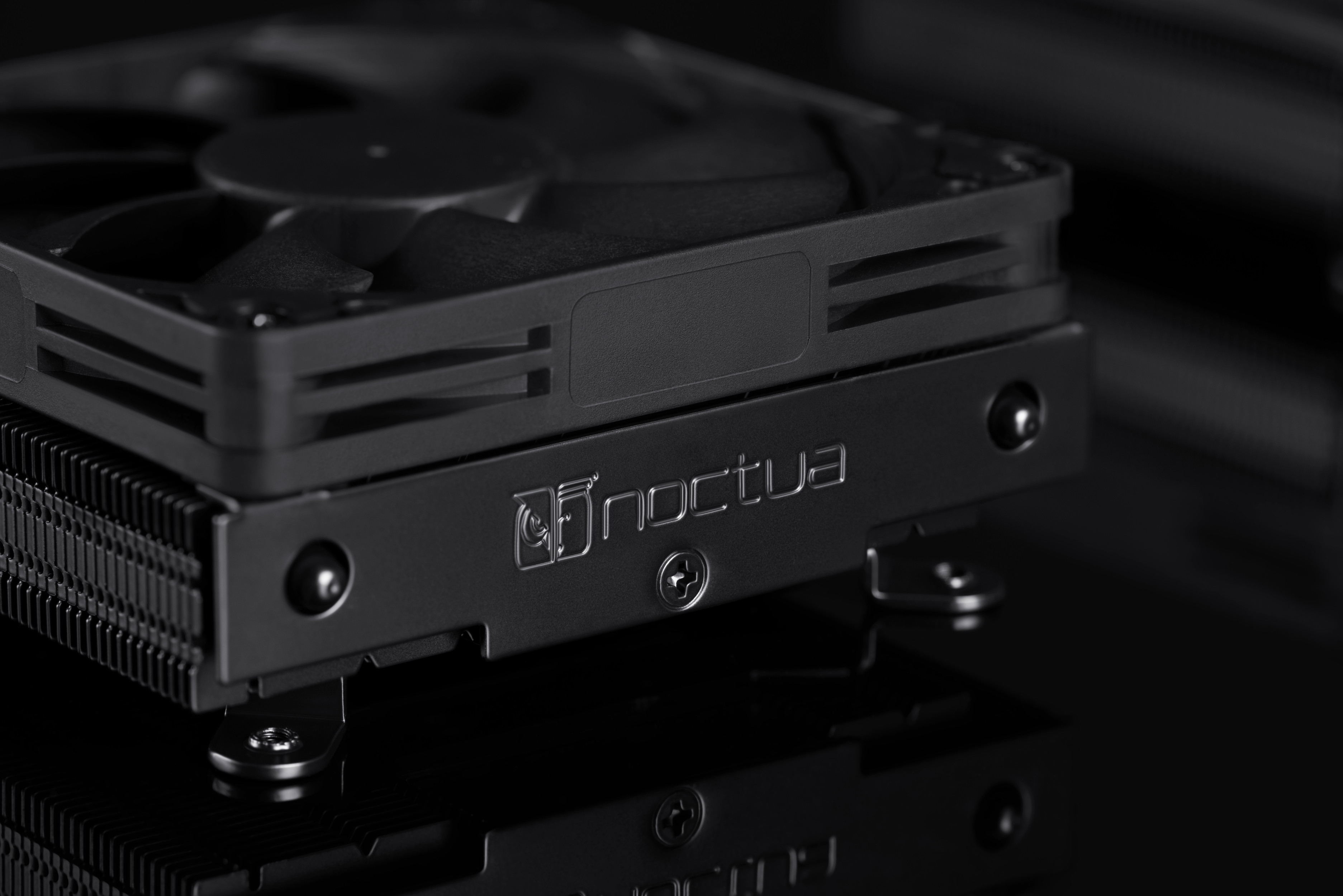Кулер для процесора Noctua NH-L9i chromax.black, алюміній, 1x92 мм, для Intel 115x/1200