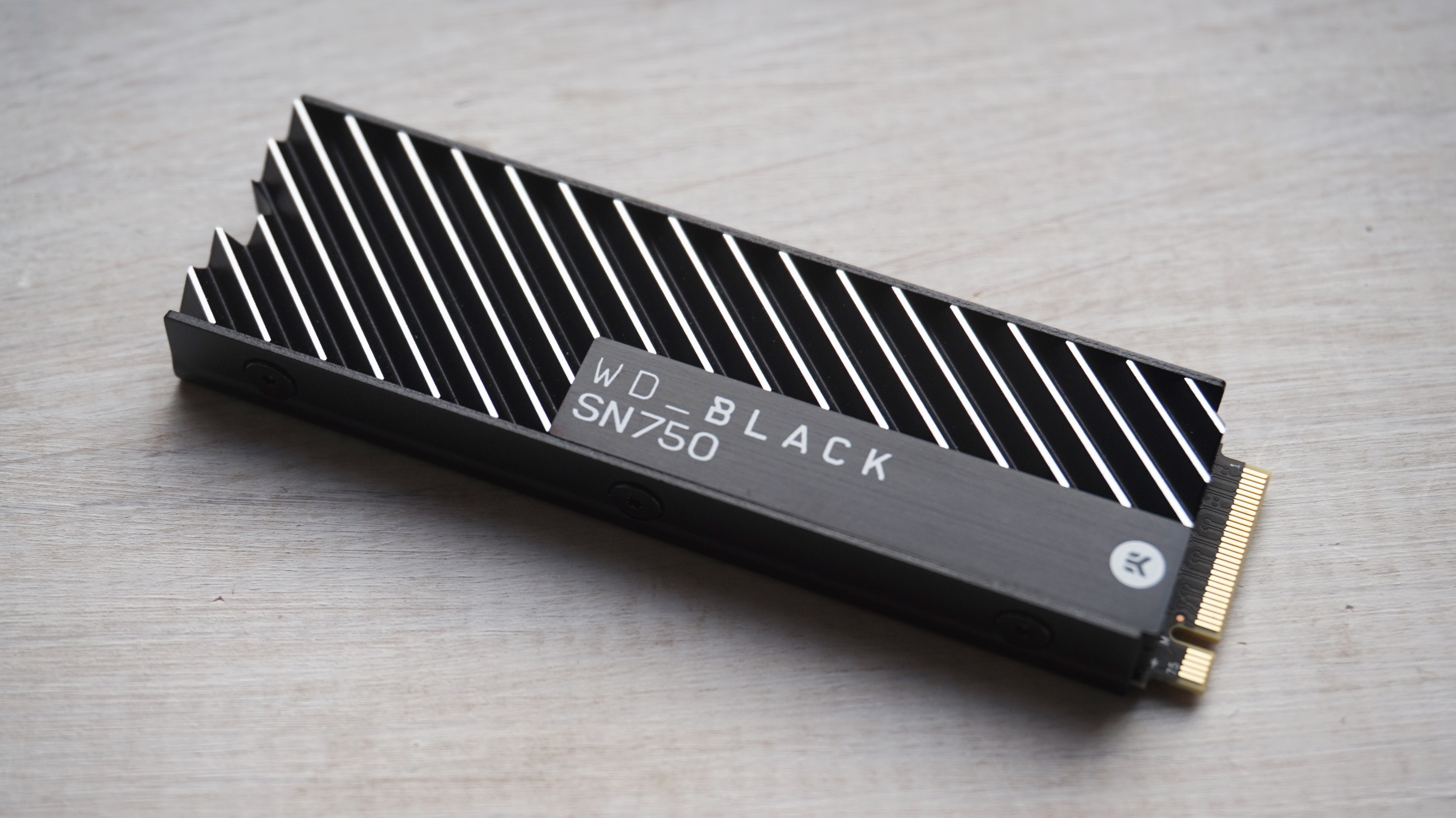 SSD накопичувач WD Black SN750 NVME SSD 500 GB With Heatsink (WDS500G3XHC)