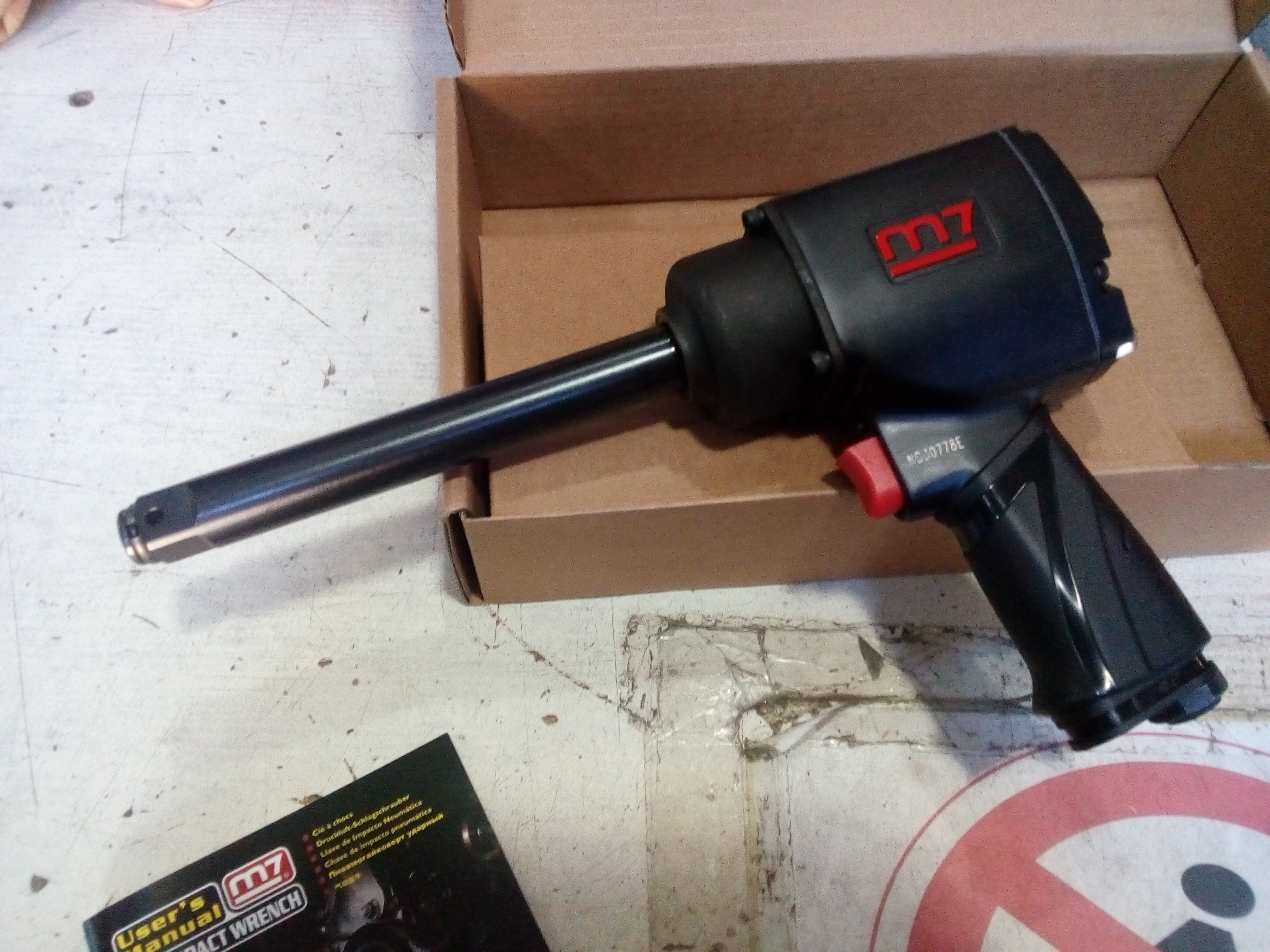 Пневмогайкокрут 3/4` 949Нм, 6500об/хв подовжений вал 152мм Пневмогайкокрут 3/4` 949Нм, 6500об/хв подовжений вал 152мм