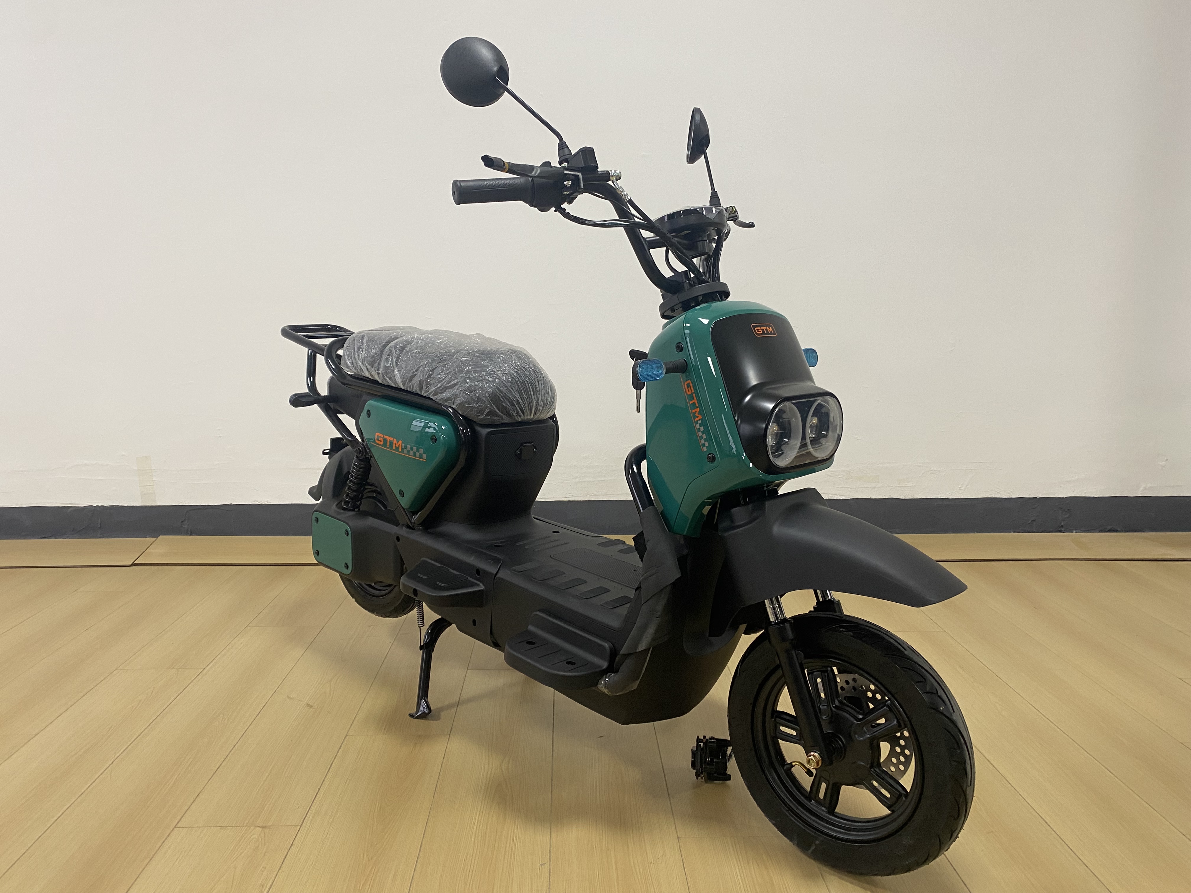 Скутер акумуляторний K-800-S, 60В, 800Вт, Швидкість - 45км/год, запас ходу - 60км