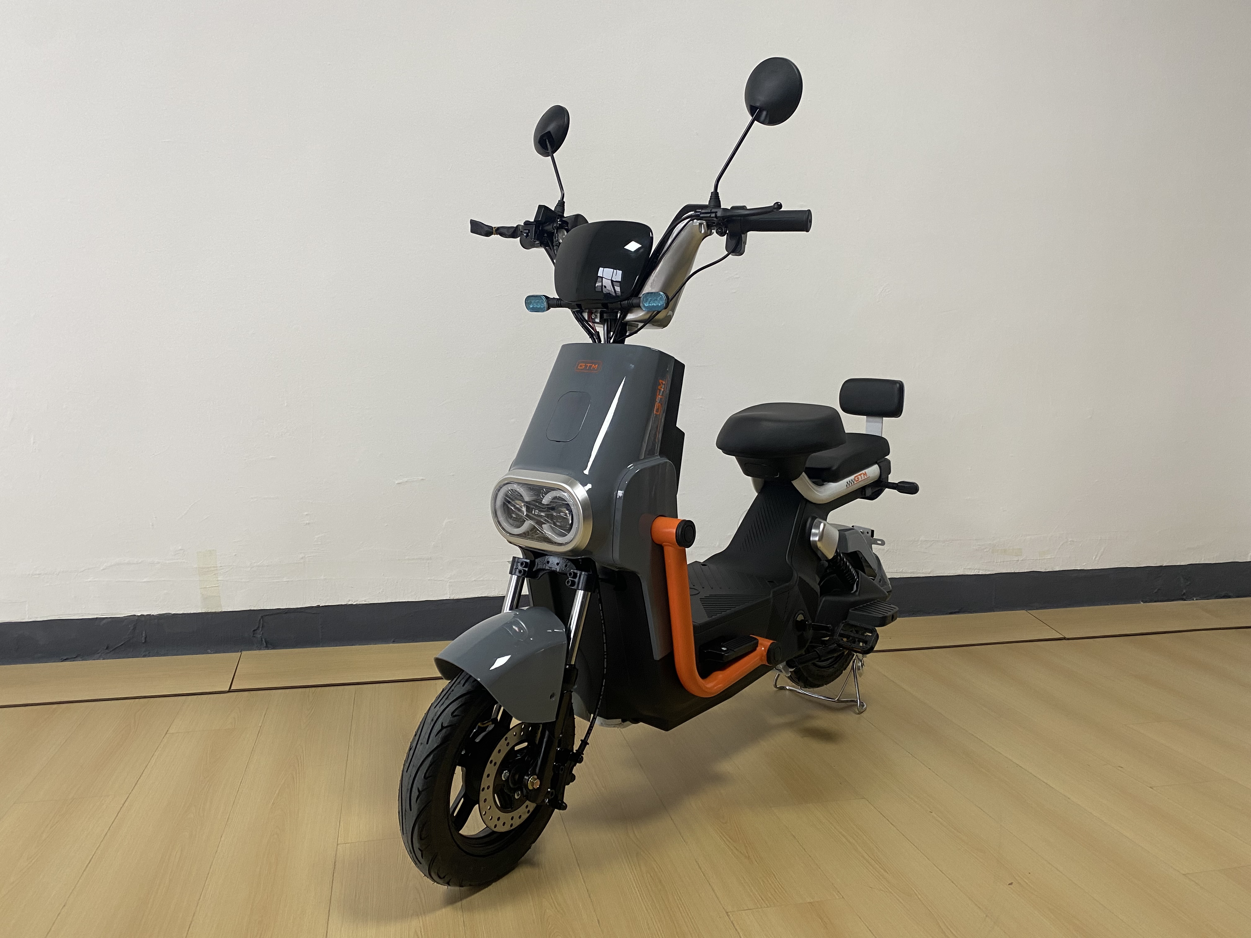 Скутер акумуляторний U-800-D, 60В, 800Вт, Швидкість - 45км/год, запас ходу - 60км