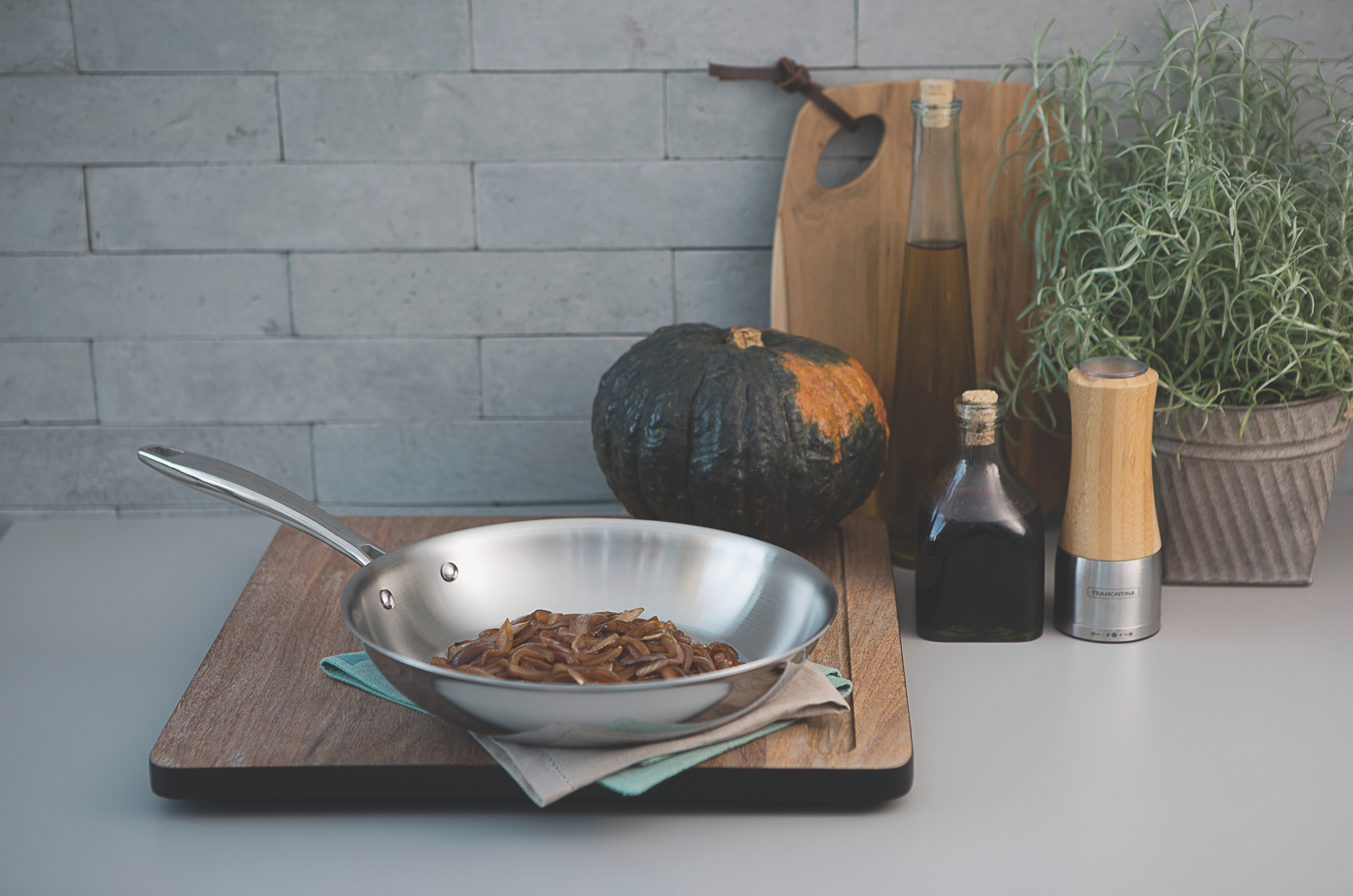 Млин для спецій TRAMONTINA Realce Бамбук (6747182) Млин для спецій TRAMONTINA Realce Бамбук (6747182)